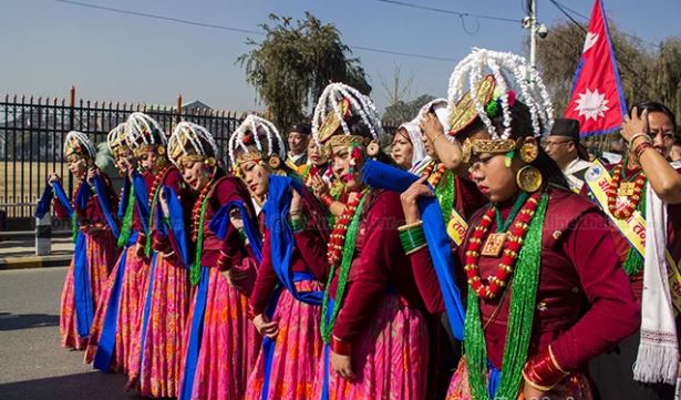 गुरुङ समुदायमा ल्होसारको रौनक