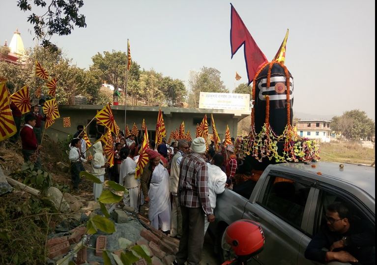 शान्ति र्यालिमा तेह्र फिटको शिव लिङ्ग