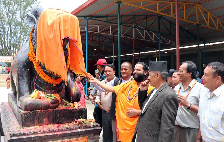 डोलेश्वर महादेव मन्दिरमा महादेवको बाहन बसाहाको अनावरण