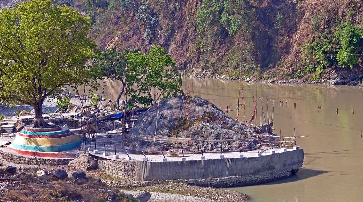 एशियाकै ठूलो शिला शालिग्राम संरक्षण अभावमा जीर्ण बन्दै, शिलाभित्र सुन खानी रहेको किंवदन्ती